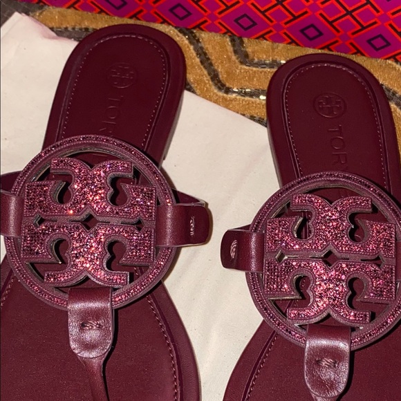 Nwt Tory Burch Miller Embellished Sandal BURGUNDY - Picture 2 of 6